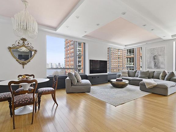 3rd image of 2 River Ter APT 5L