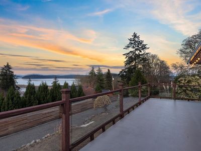 5011 Bakerview Road, Oak Harbor, WA, 98277