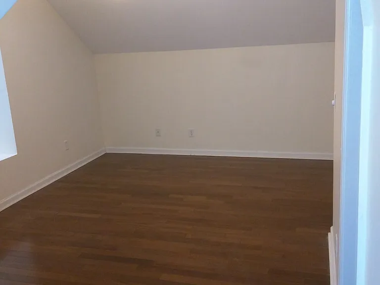 2225 Whitaker St — Photo 15