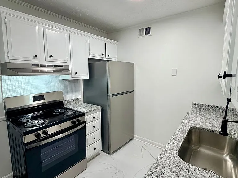 3455 Pimlico Pkwy #2 — Photo 2