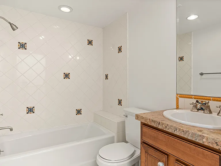 5753 White Oak Ave #12 — Photo 9