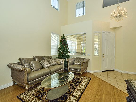3rd image of 12196 Chicory Ct