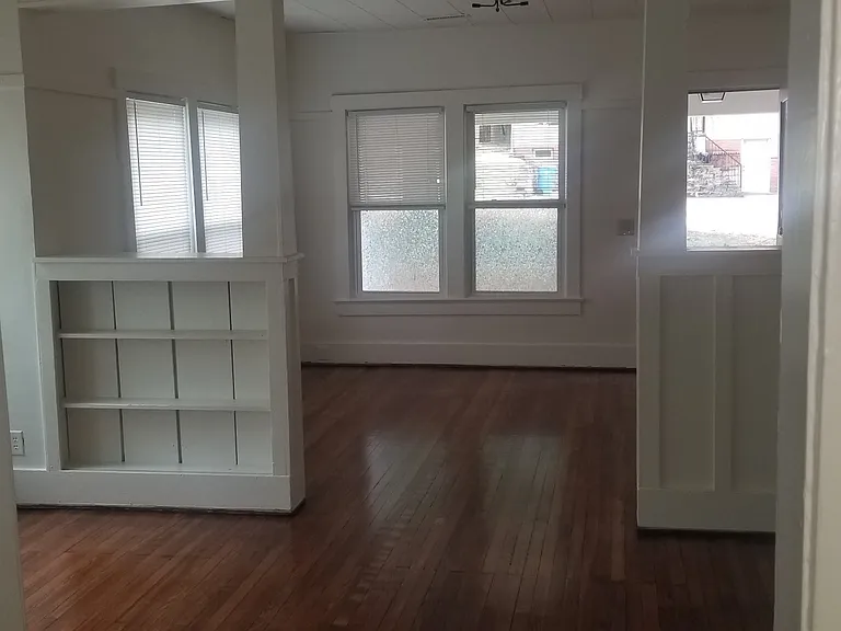 327 S Duncan Ave — Photo 5