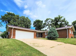 805 W Wall St, Centerville, IA 52544