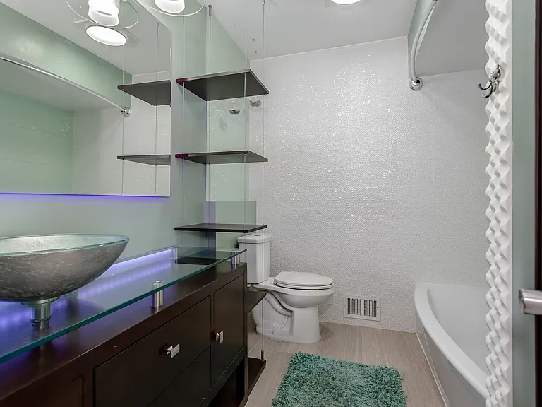 7475 Brentcove Cir — Photo 10