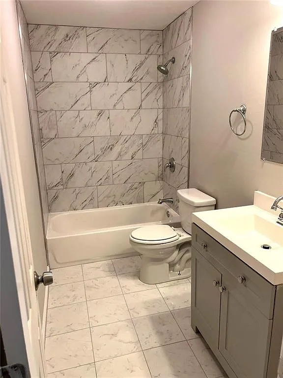 4 bed, 1296 sqft, $1,895 — Photo 2