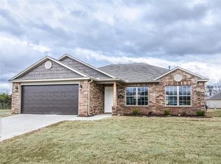 1102 S Apollo Dr, Fayetteville, AR 72701