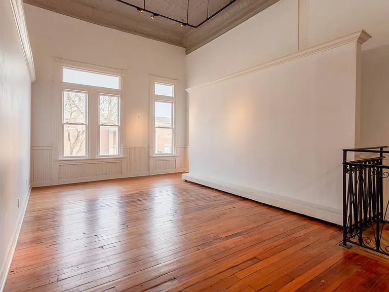 427 Main St — Photo 7