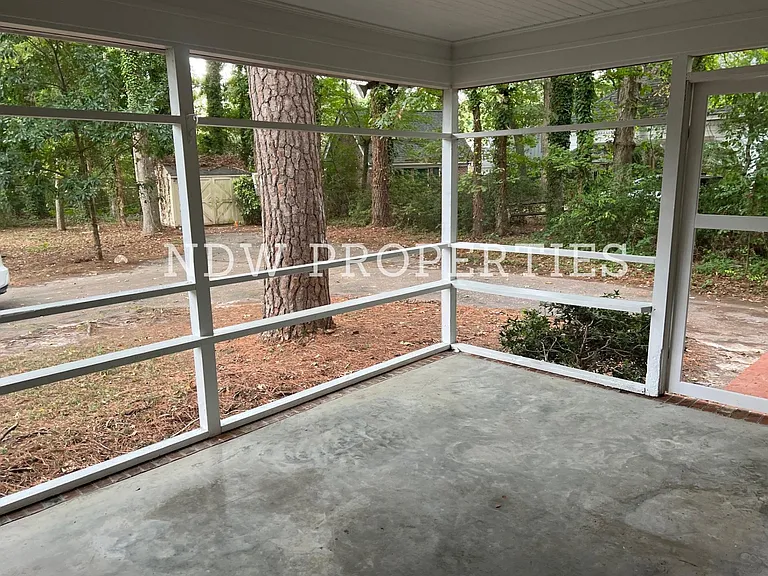 1203 Waverly Rd NW — Photo 5