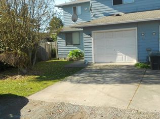 735 2nd St, Brookings, OR 97415