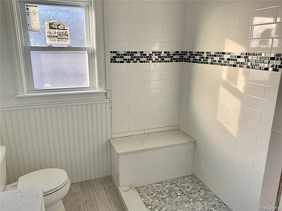 4th image of 217 Saint Marks Pl