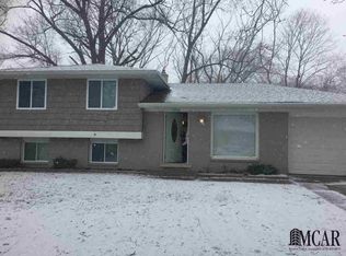 7353 Colonial Dr, Lambertville, MI 48144