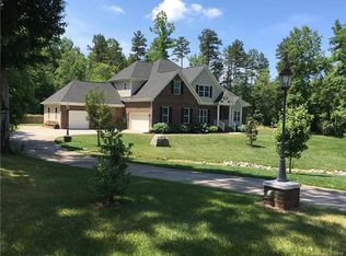 1530 Green Leaf Ln, Denver, NC 28037