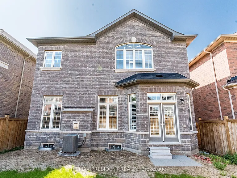 16 Monarch Dr — Photo 38