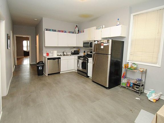 3rd image of 3256 N Southport Ave #2F