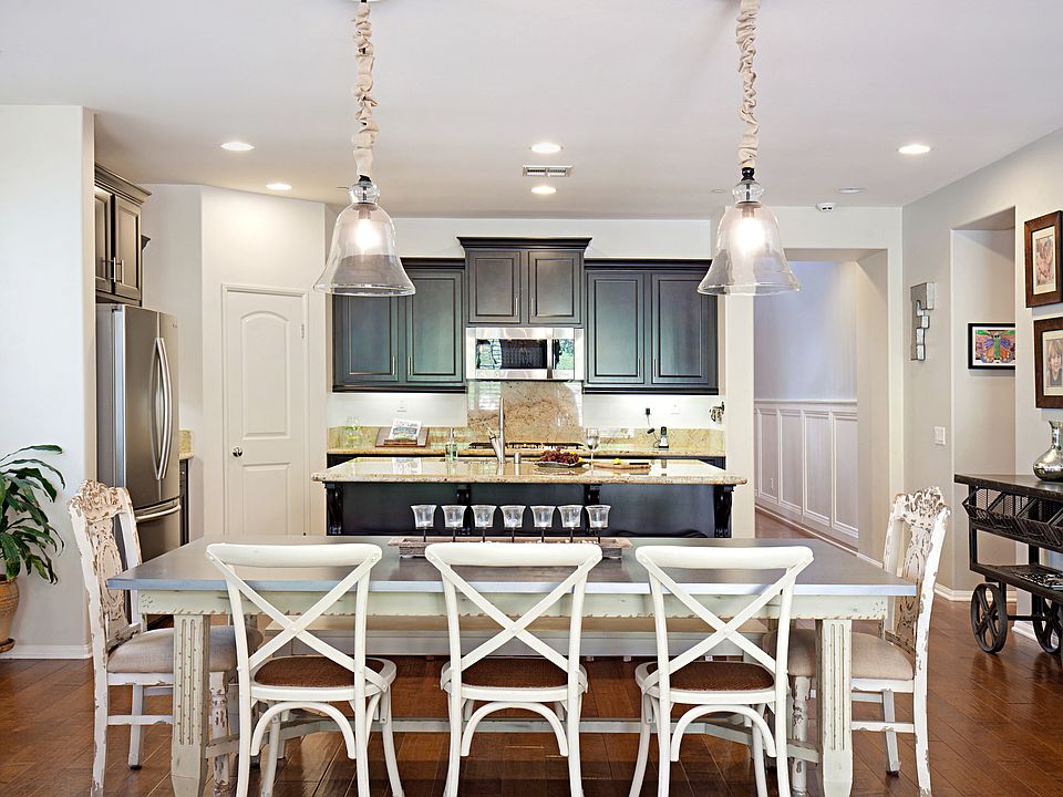 Gorgeous Dining
