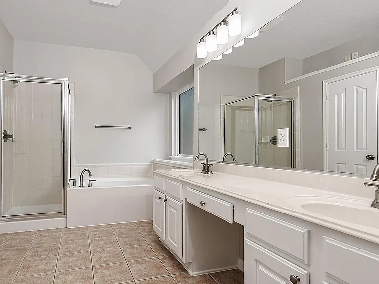 11 Fair Light Ct — Photo 15