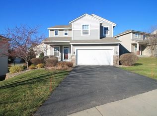 1712 Prescott Ln, Chaska, MN 55318