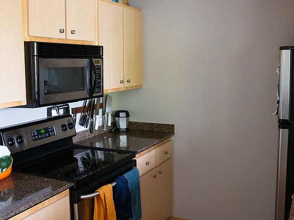 3rd image of 425 23rd Ave S APT A003