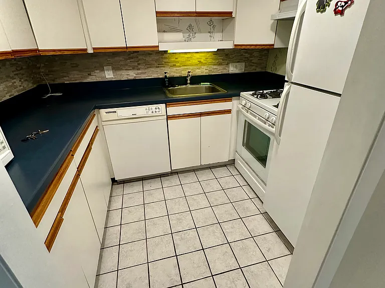 44 Broadlawn Park — Photo 7