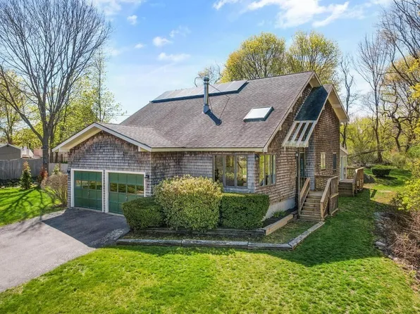 57 Thurston Point Rd, Gloucester, MA 01930