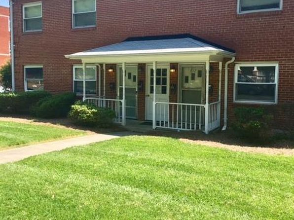 608 Watts St #1/2