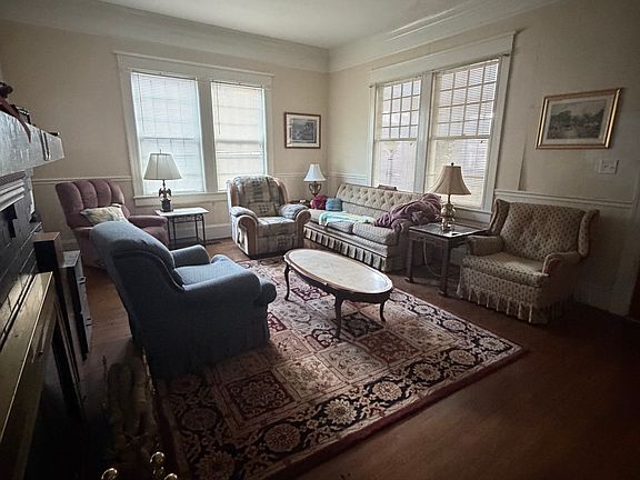 4th image of 336 Villa St Room 17