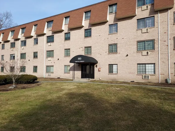 103 Grove St APT 349, Rockland, MA 02370