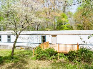 947 Bobs Hole Rd, Topping, VA 23169