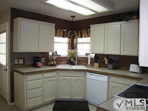 5th image of 111 Meadow Creek Dr