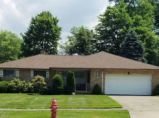 6165 Cabrini Ln, Seven Hills, OH 44131