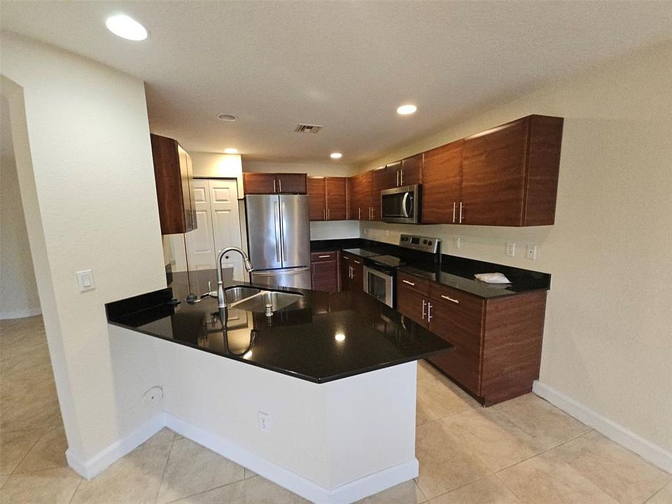 1st image of 6185 Laurel Ln #6185