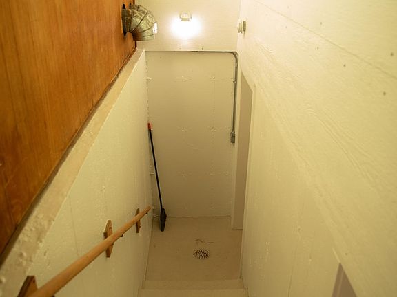 5th image of 701 Brooks St