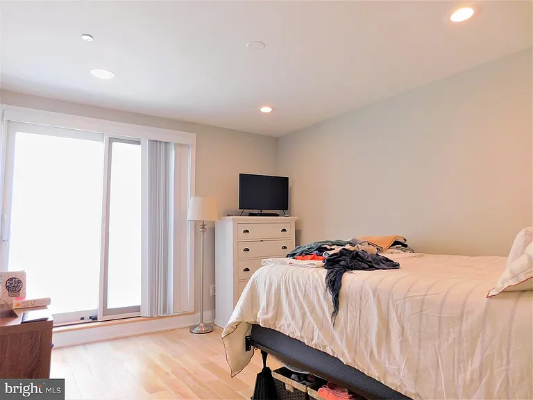 922 N 17th St #26-F — Photo 16