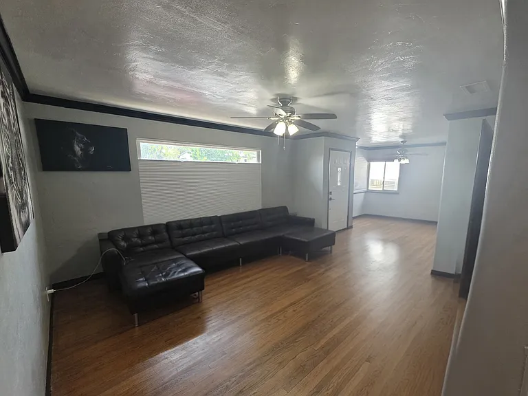 215 Almond St — Photo 3