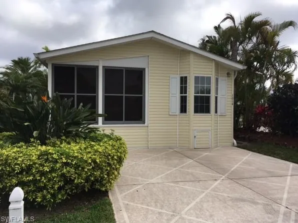 1014 Silver Lakes Blvd, Naples, FL 34114