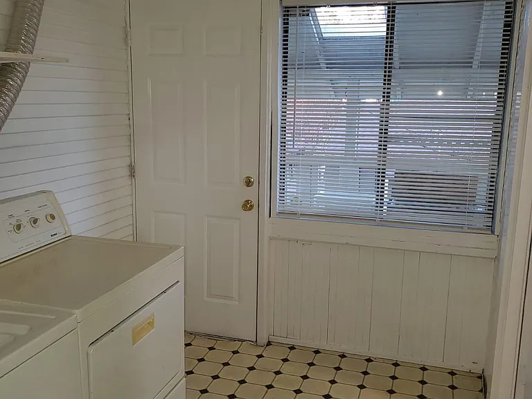 1235 T St — Photo 15