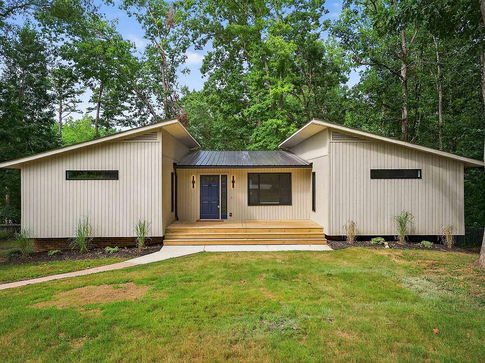 1st image of 8 Chuckwood Ct