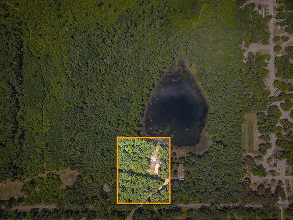 3rd image of 9339 Maple Hill Rd