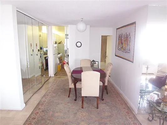 Rented by Luxury Habitat | media 27