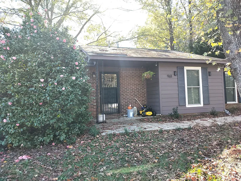 961 Pleasant Ave — Photo 18