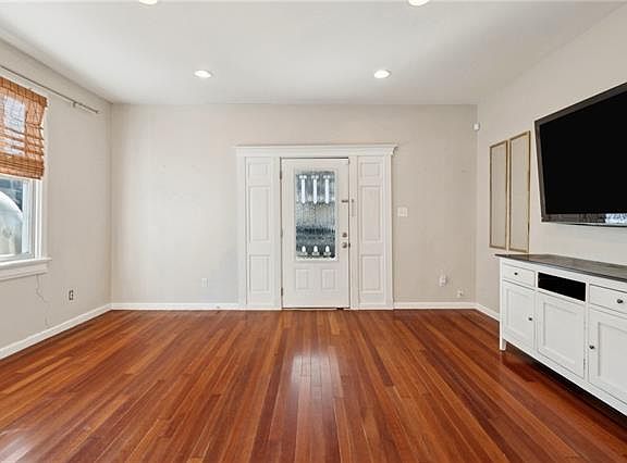 4th image of 5417 S Johnson St