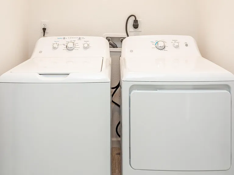 Hidden Creek Apartments — Photo 14