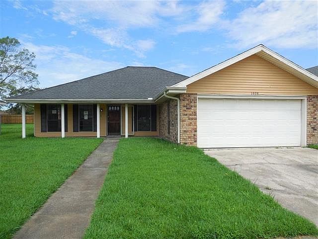 1st image of 1608 Lancaster Dr