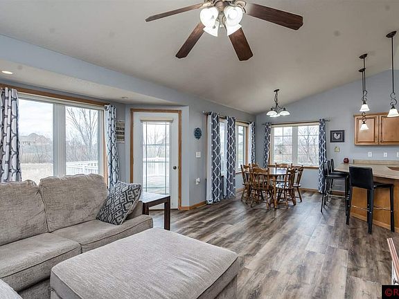 3rd image of 894 Mill Race Ct