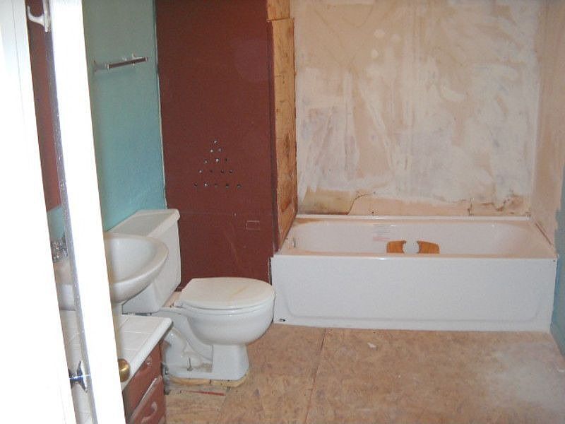 2nd image of 707 14th St