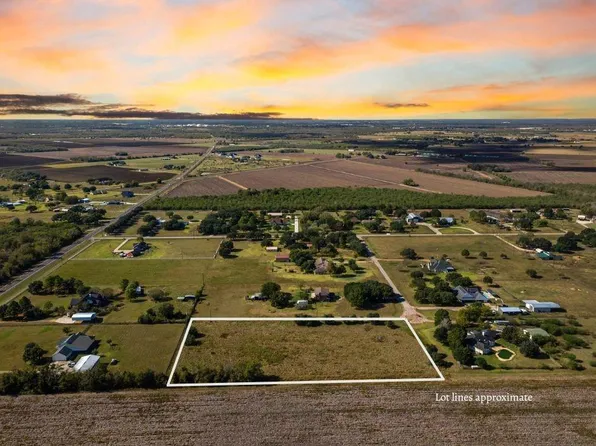 Moravian Ridge Cir, Sealy, TX 77474