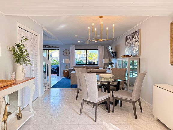 3rd image of 1005 Russell Drive #2
