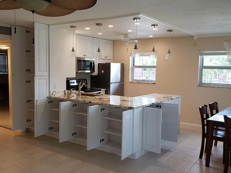 2455 NE 51st St #E-201 — Photo 23
