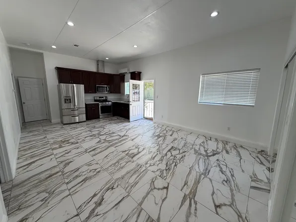19206 Ingomar St, Reseda, CA 91335